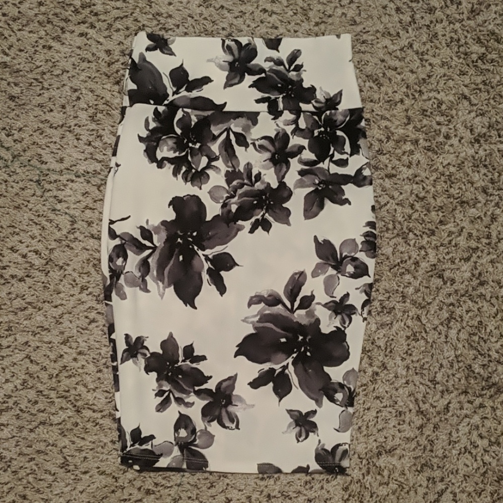 NEW Bodycon Stretch Floral Pencil Skirt!